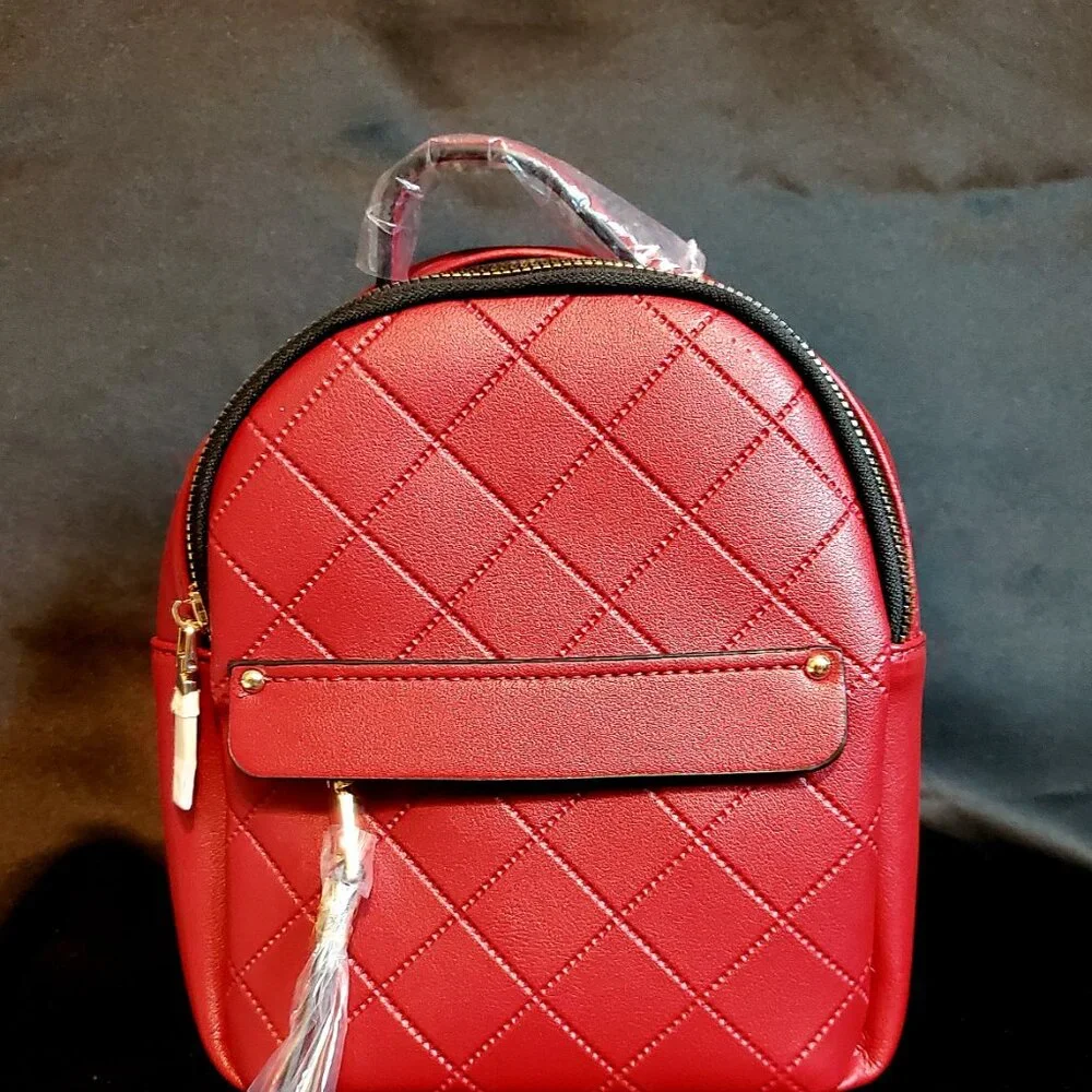 Backpack 🎒 - Picture 2 of 4